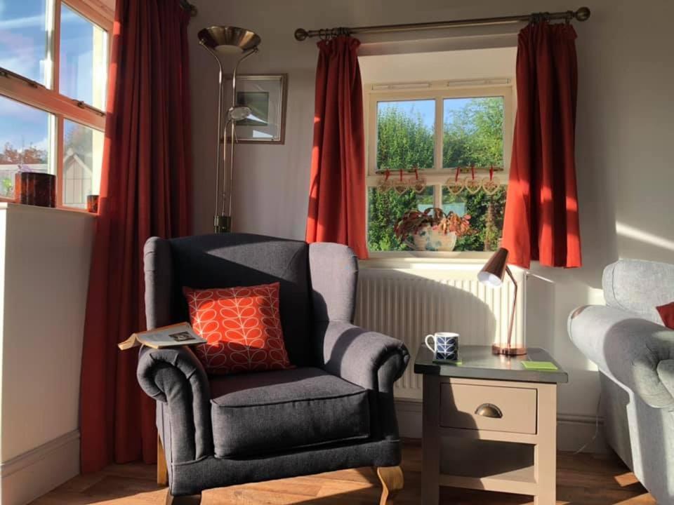 Red Kite Cottage Carmarthen Exterior foto